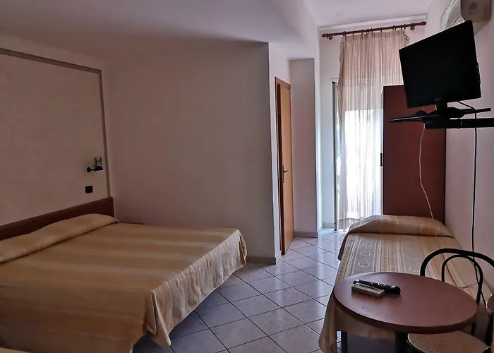 Ausonia 3* 科里利亚诺·卡拉布罗